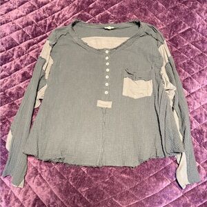 POL Gray Button-Up Women's Shirt